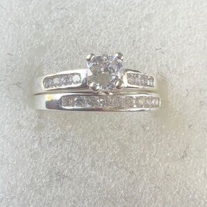 Elegant Sterling Silver triple A CZ’S Ring Set with Clear Stones..NWOT..Size 7